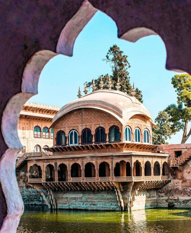 Deeg Palace